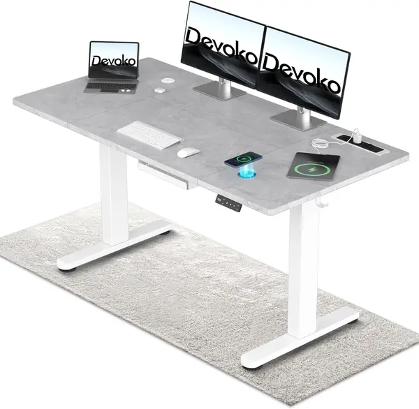 Höhenverstellbarer Schreibtisch 140 x 70 cm mit Steckdose
